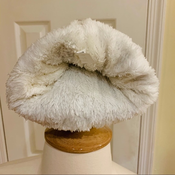 Sale NWT Super Soft Blue Sparkle Pom Beanie - Picture 4 of 4